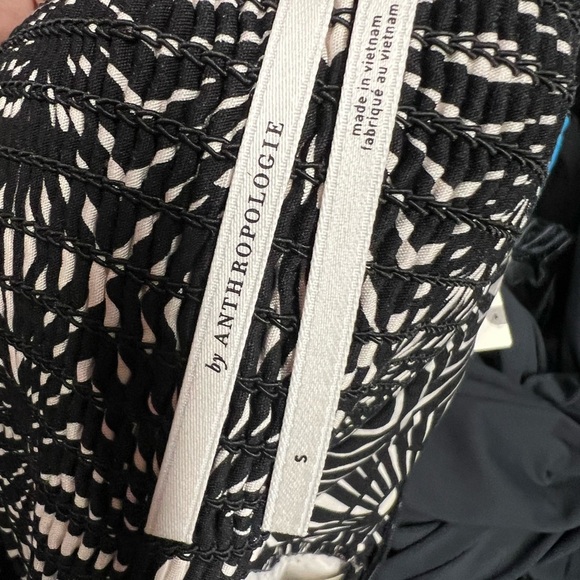 By Anthropologie Ruffled One Shoulder Tank - Picture 6 of 8